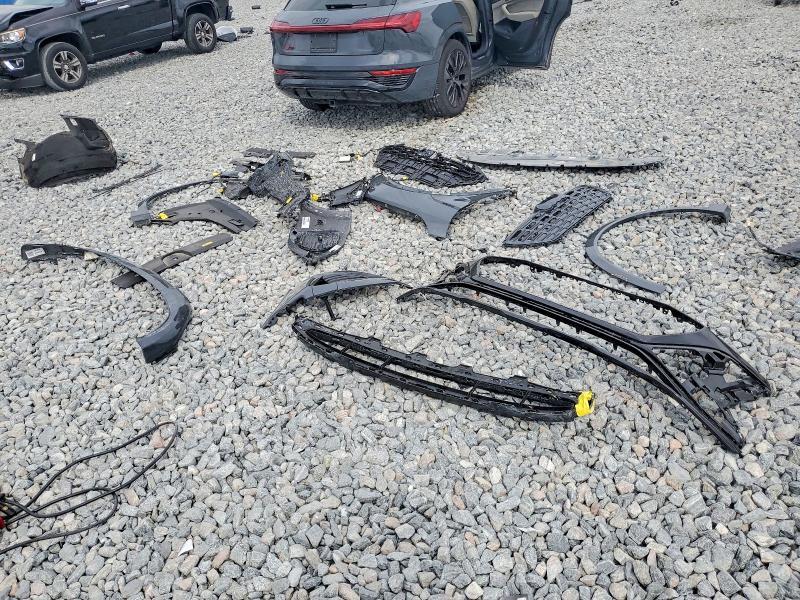 2024 Audi Q8 E-tron Prestige