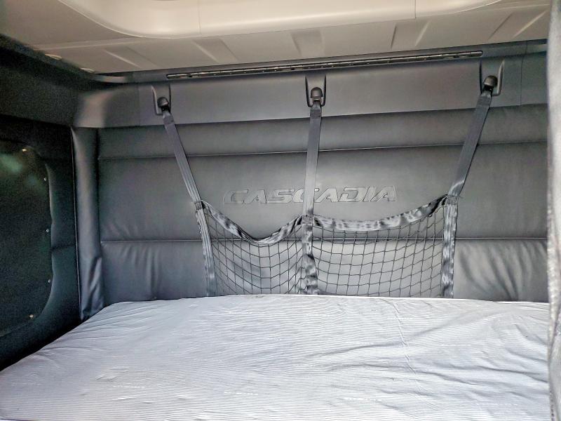 2026 Freigliner 2026 Freightliner Cascadia 1