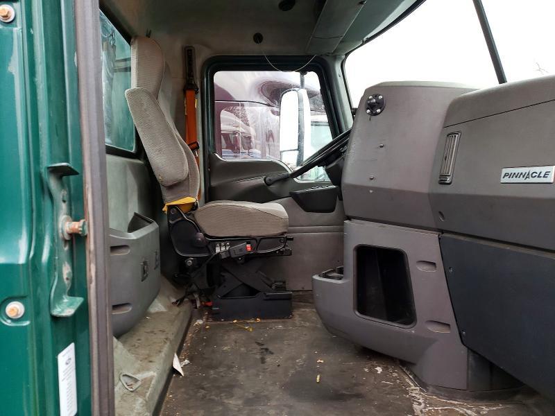 2017 Mack 2016 Mack CXU612 Semi Truck