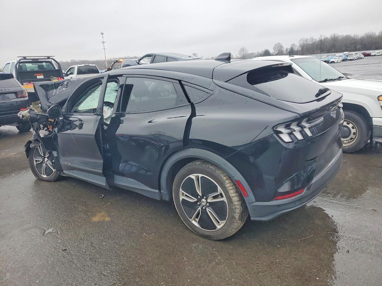 2022 Ford Mustang Mach-e Select