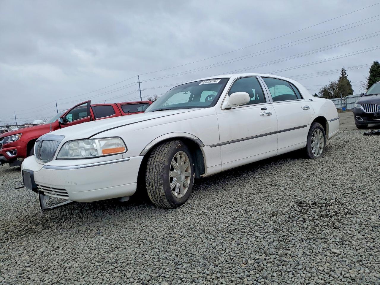 2010 Lincoln Town car Signature Limited