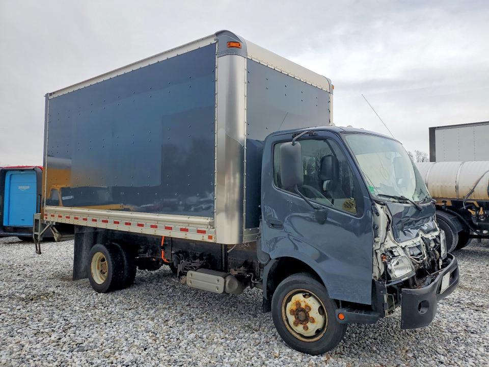 2020 Hino 195 BOX Truck