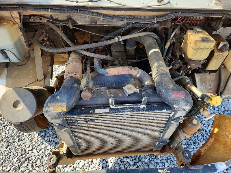 1998 Freightliner MT45G Chassis Delivery Truck