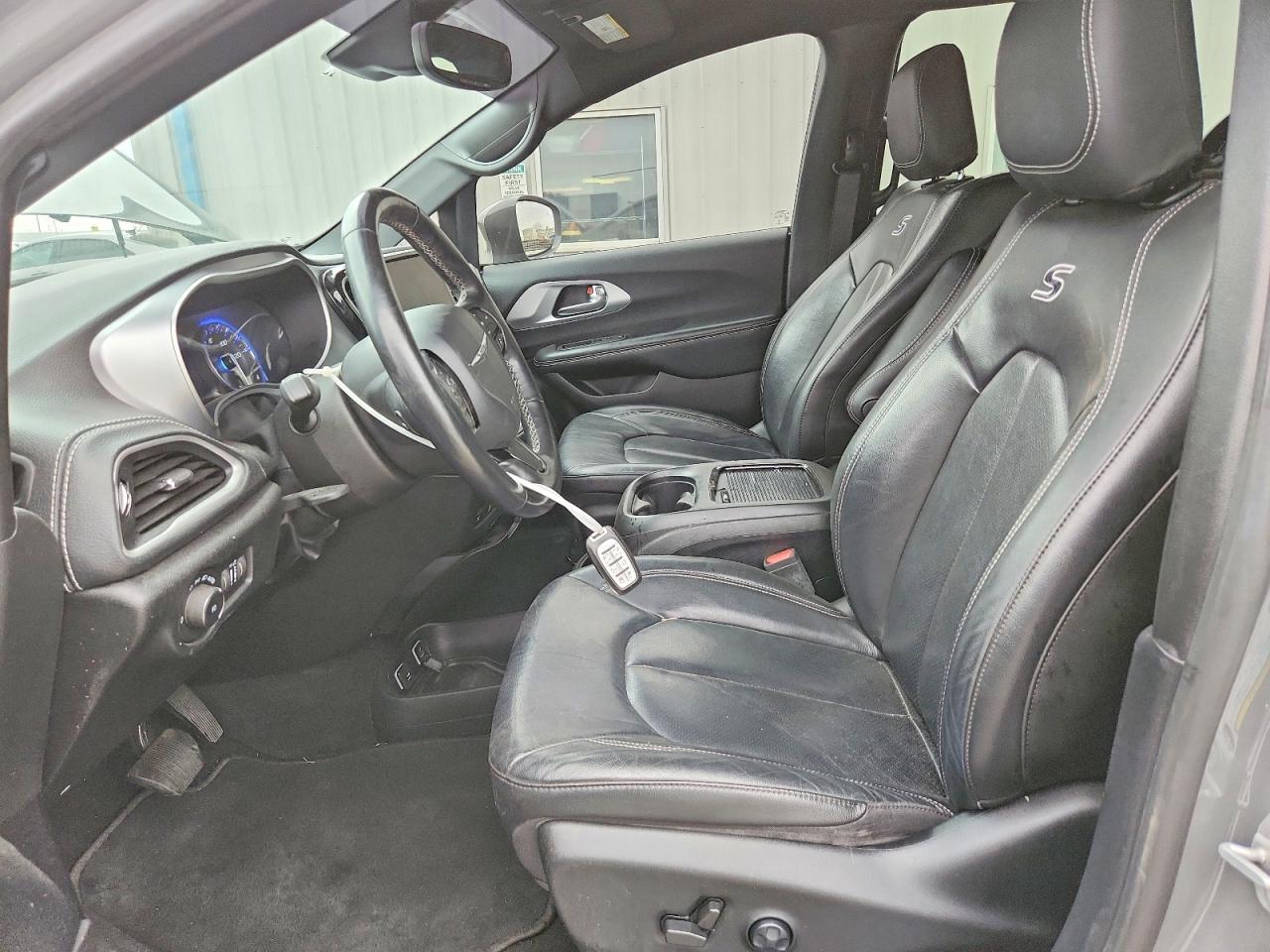 2021 Chrysler Pacifica Touring l