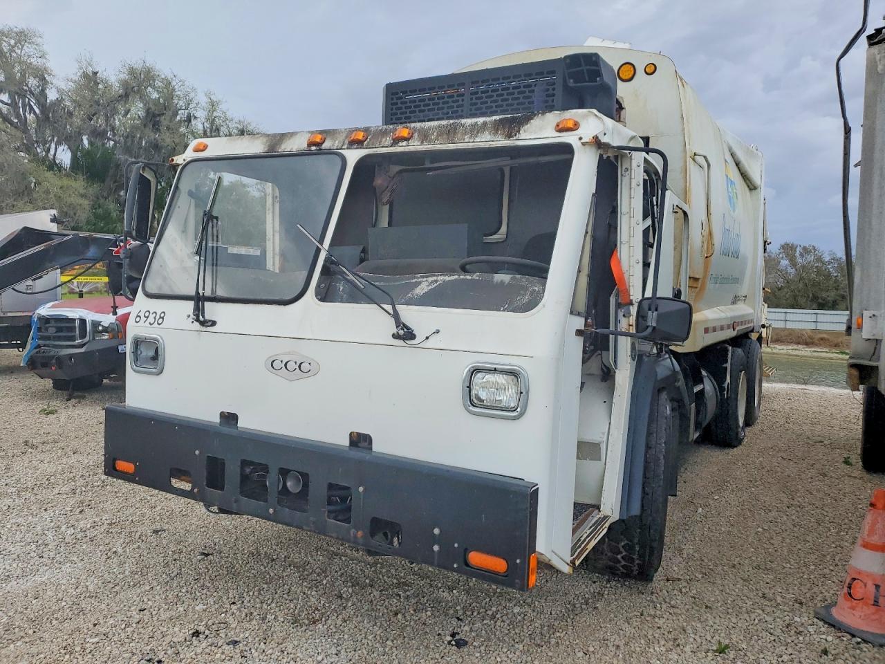 2014 Crane Carrier Low Entry Refuse Truck