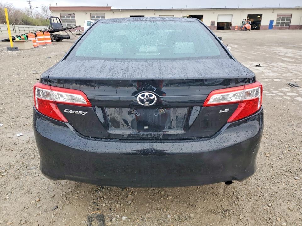 2014 Toyota Camry le