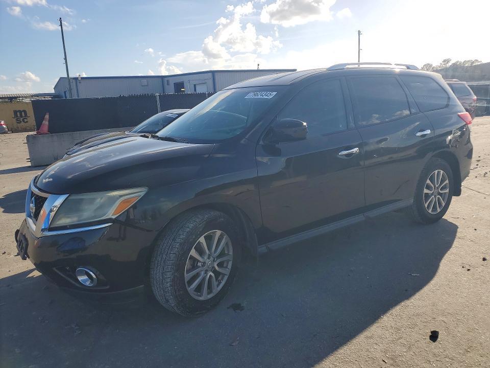 2016 Nissan Pathfinder sv