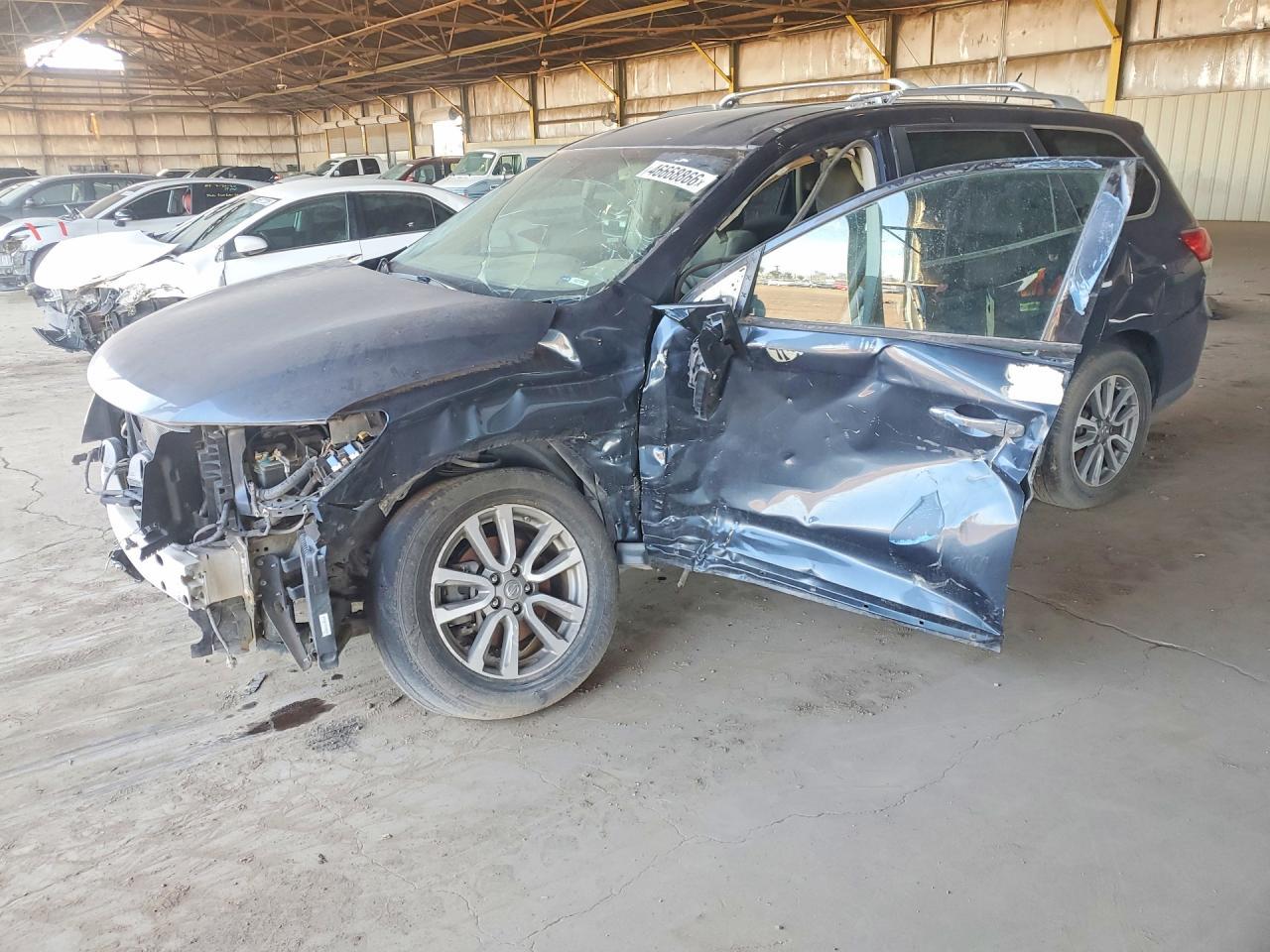 2016 Nissan Pathfinder sv