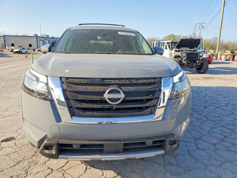 2025 Nissan Pathfinder Platinum