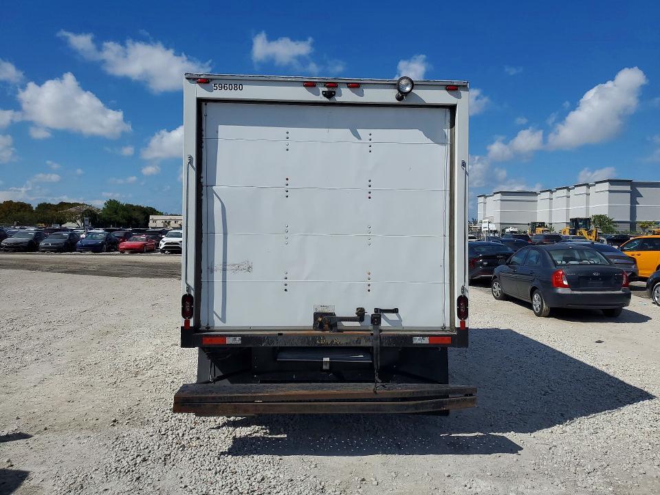 2022 GMC Savana Cutaway G3500