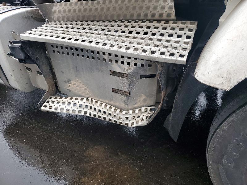 2019 Volvo VNR-Semi Truck