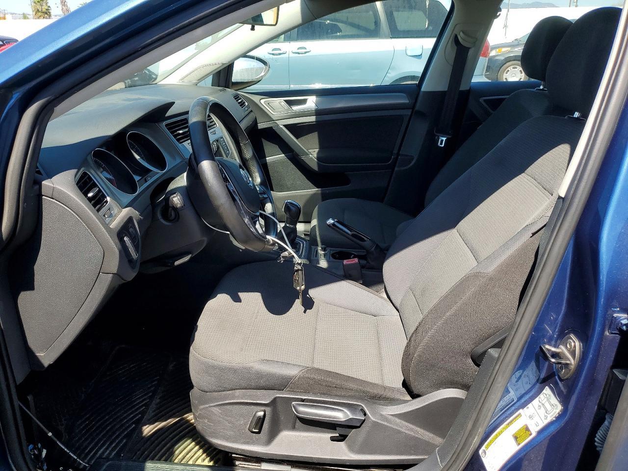 2016 Volkswagen Golf s