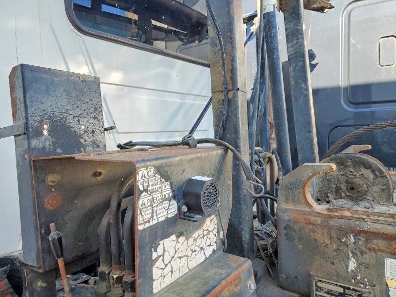 2011 Mack GU713 ROLL-OFF Container Truck