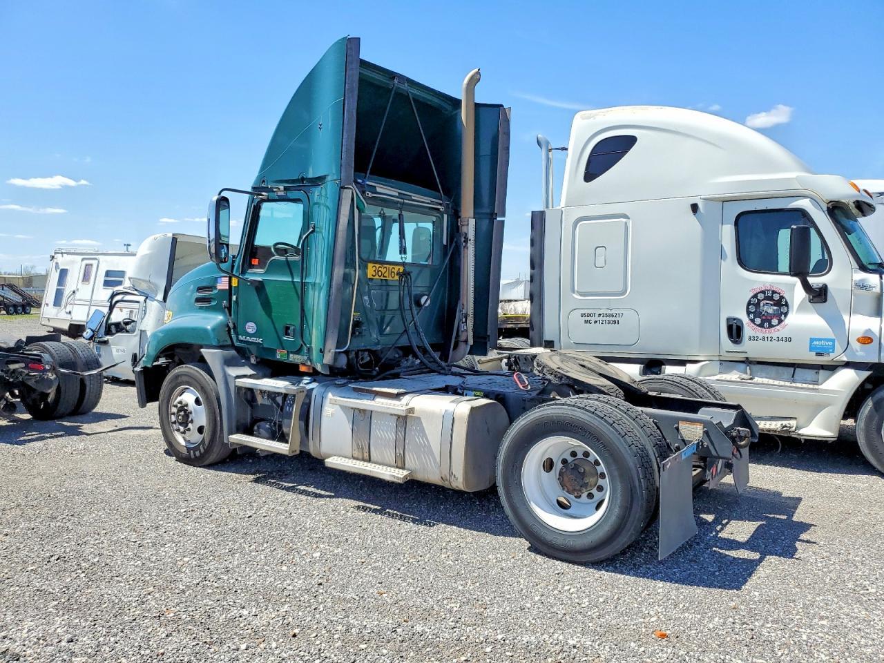 2017 Mack 600 CXU600