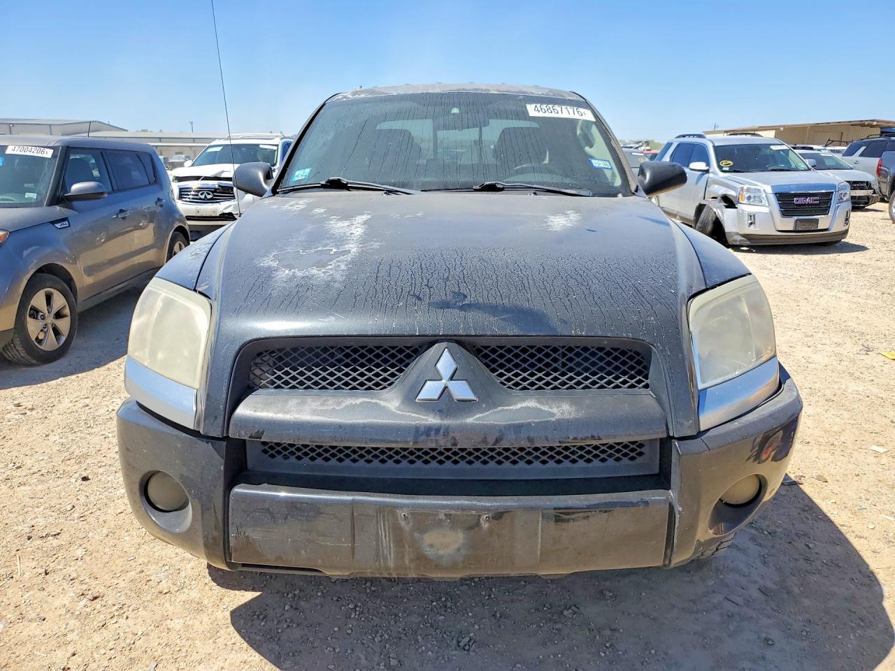 2008 Mitsubishi Raider LS
