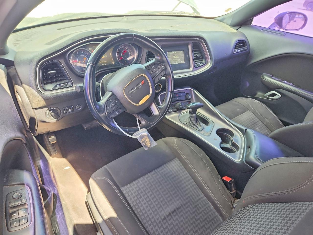 2015 Dodge Challenger sxt