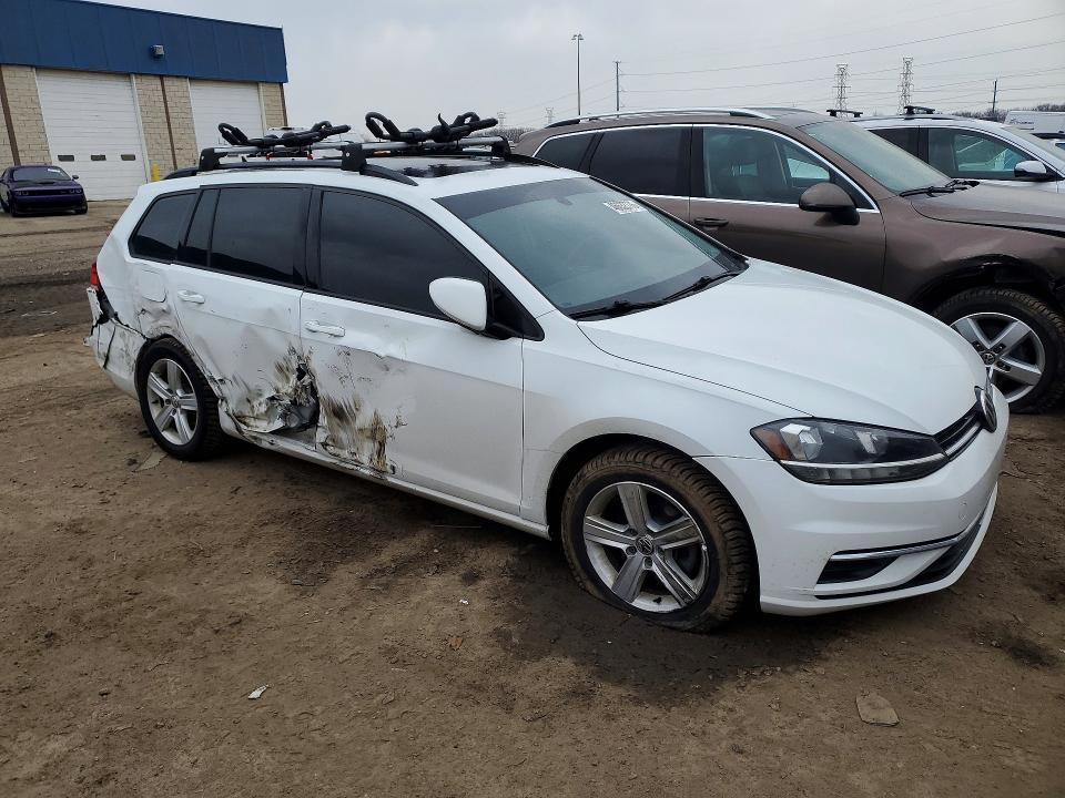 2018 Volkswagen Golf Sportwagen s