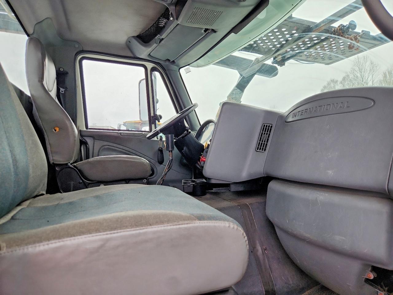 2007 International 8600 Car Hauler Truck