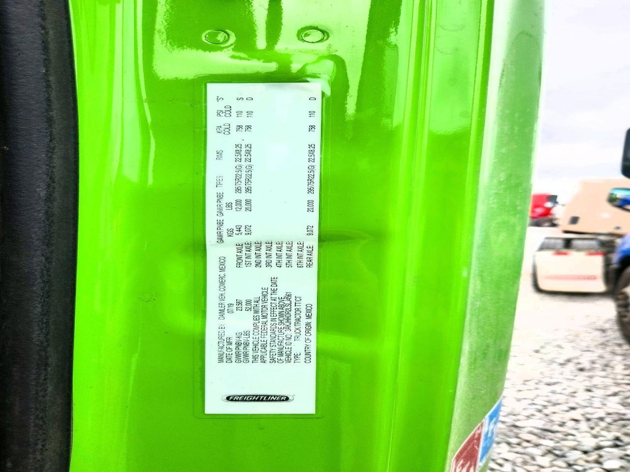 2020 Freightliner Cascadia 126