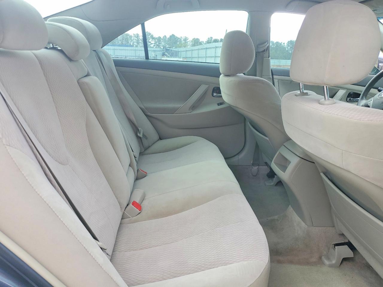 2010 Toyota Camry le