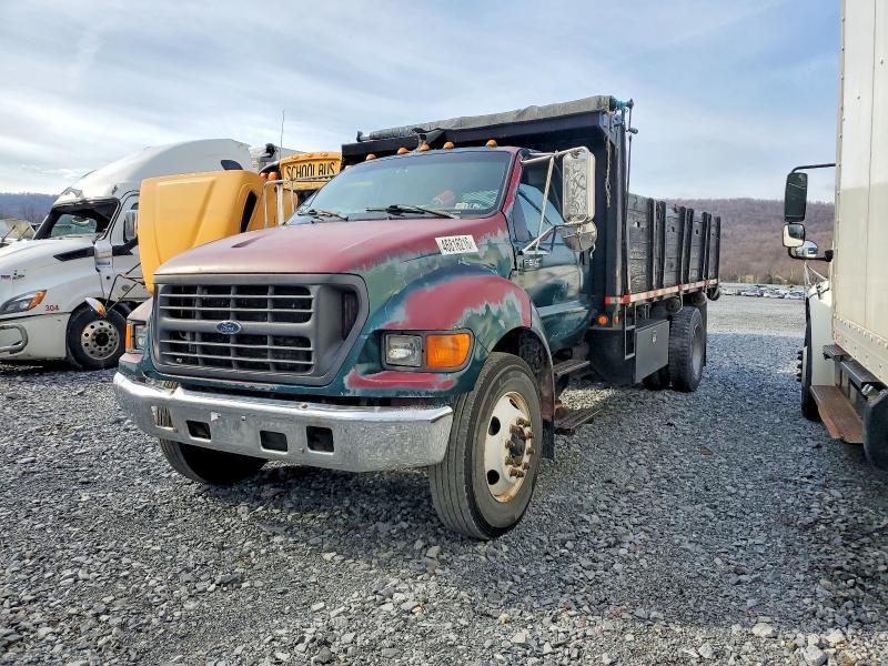 2000 Ford F650 Super Duty Flatbed Truck