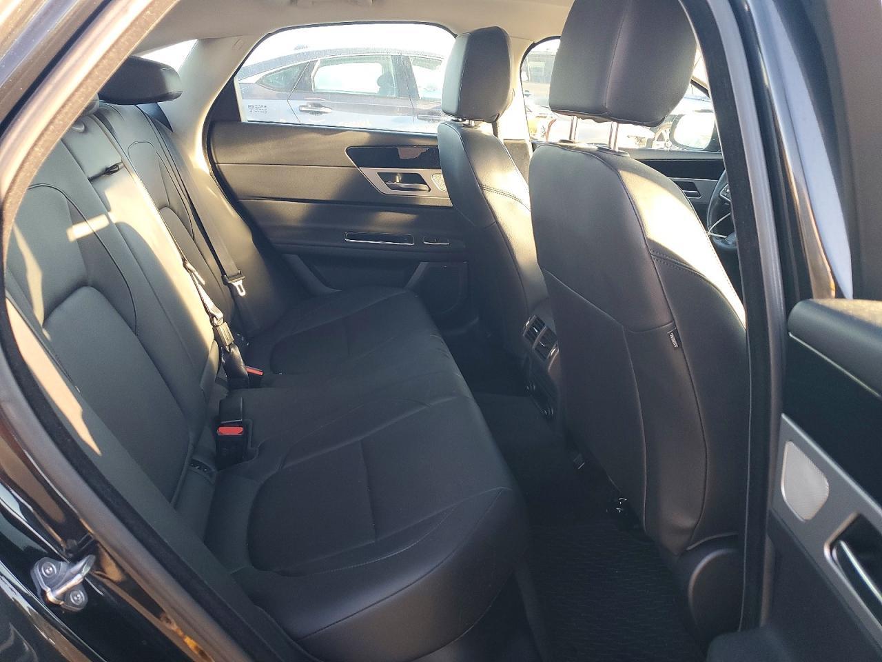 2016 Jaguar Xf Premium