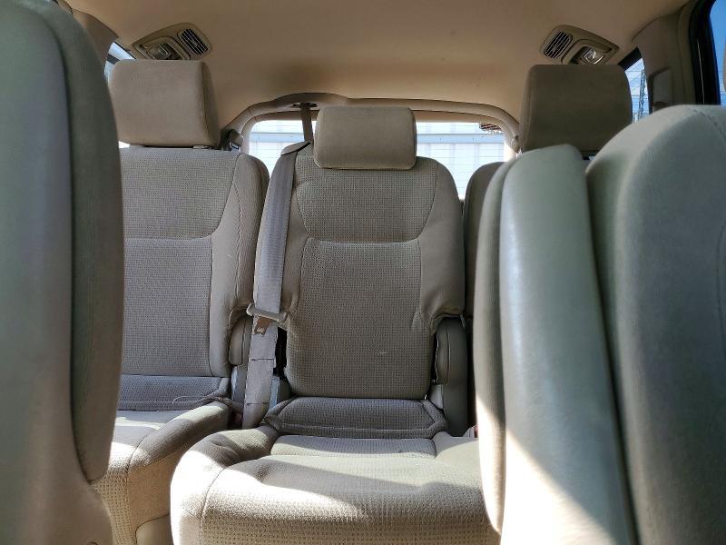2004 Toyota Sienna le 8 Passenger