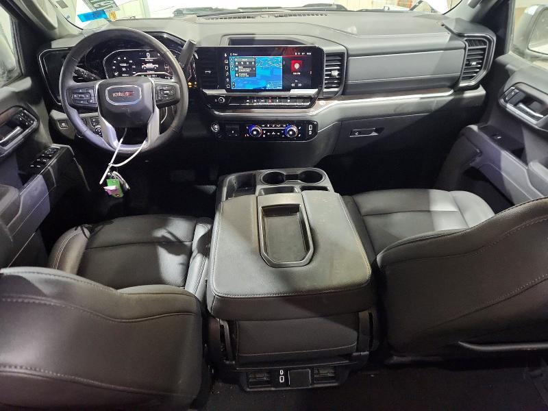 2025 GMC Sierra K1500 slt
