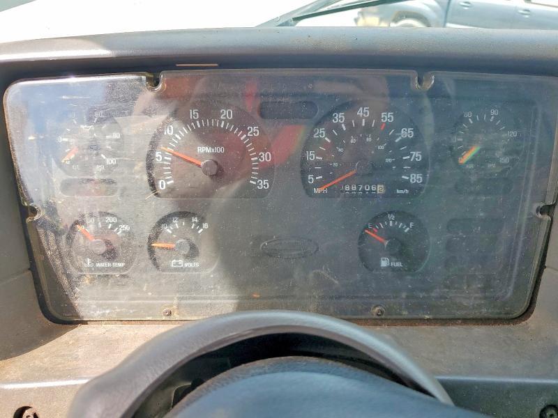 2001 Sterling L7500 Chipper Truck