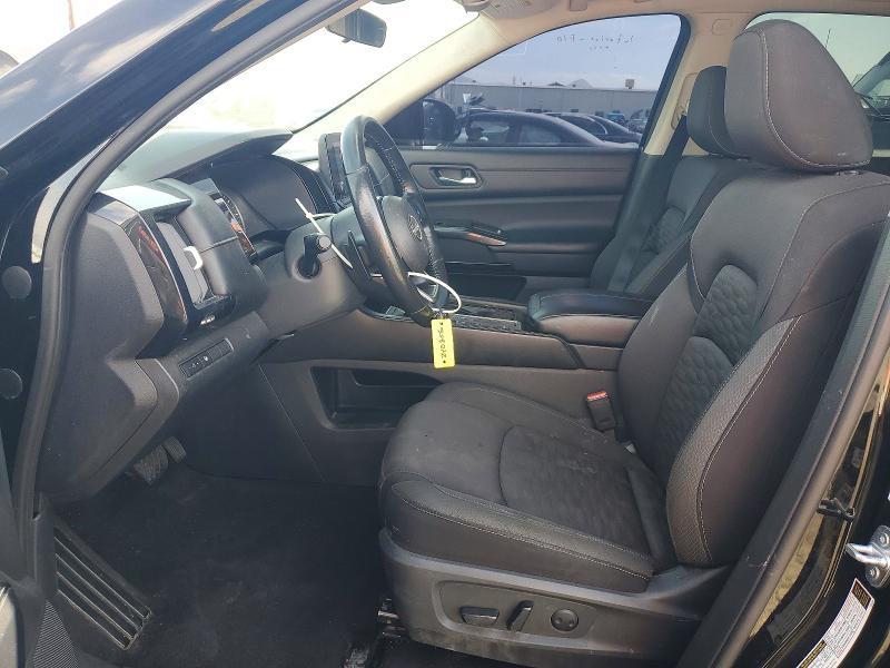 2022 Nissan Pathfinder sv