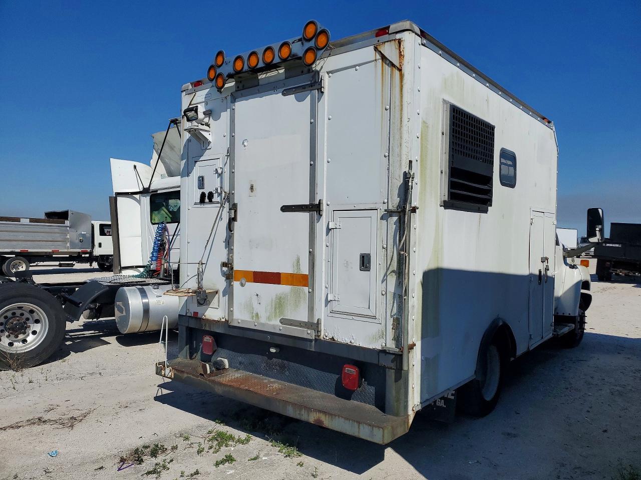 2006 Chev Rolet C40 BOX Truck