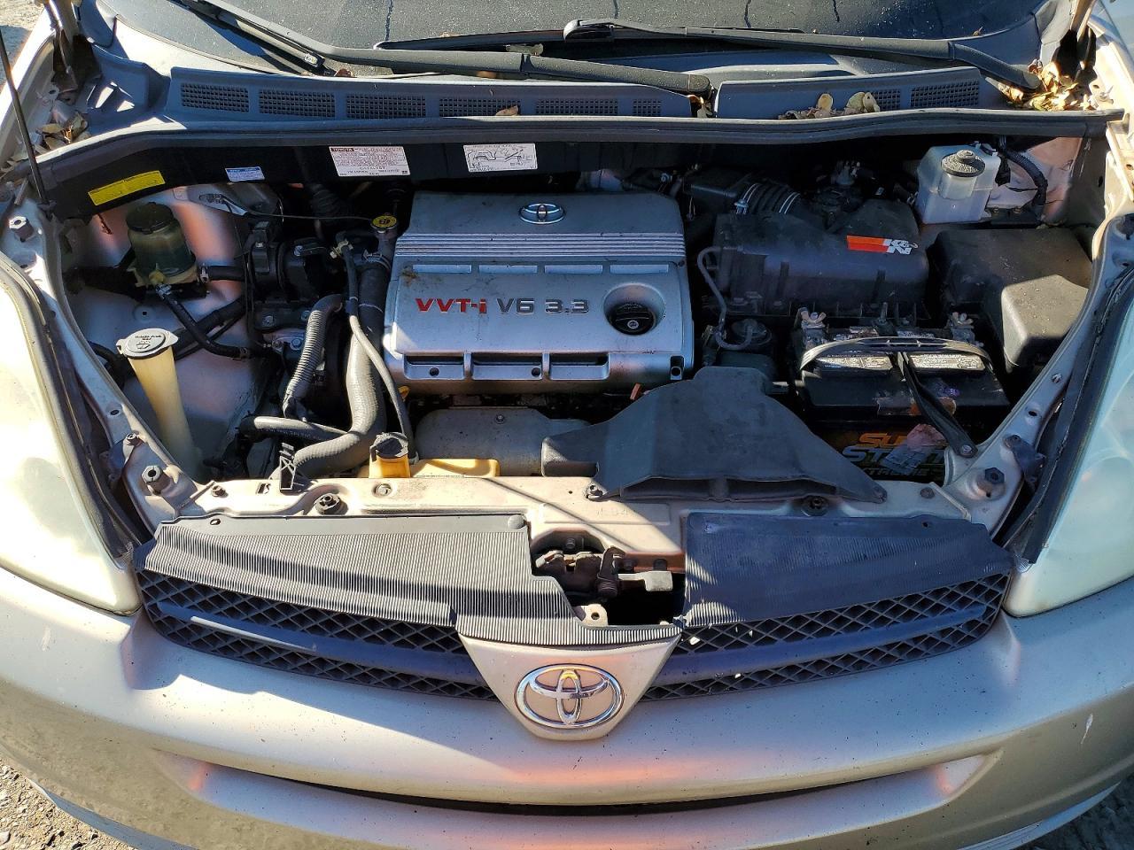 2004 Toyota Sienna