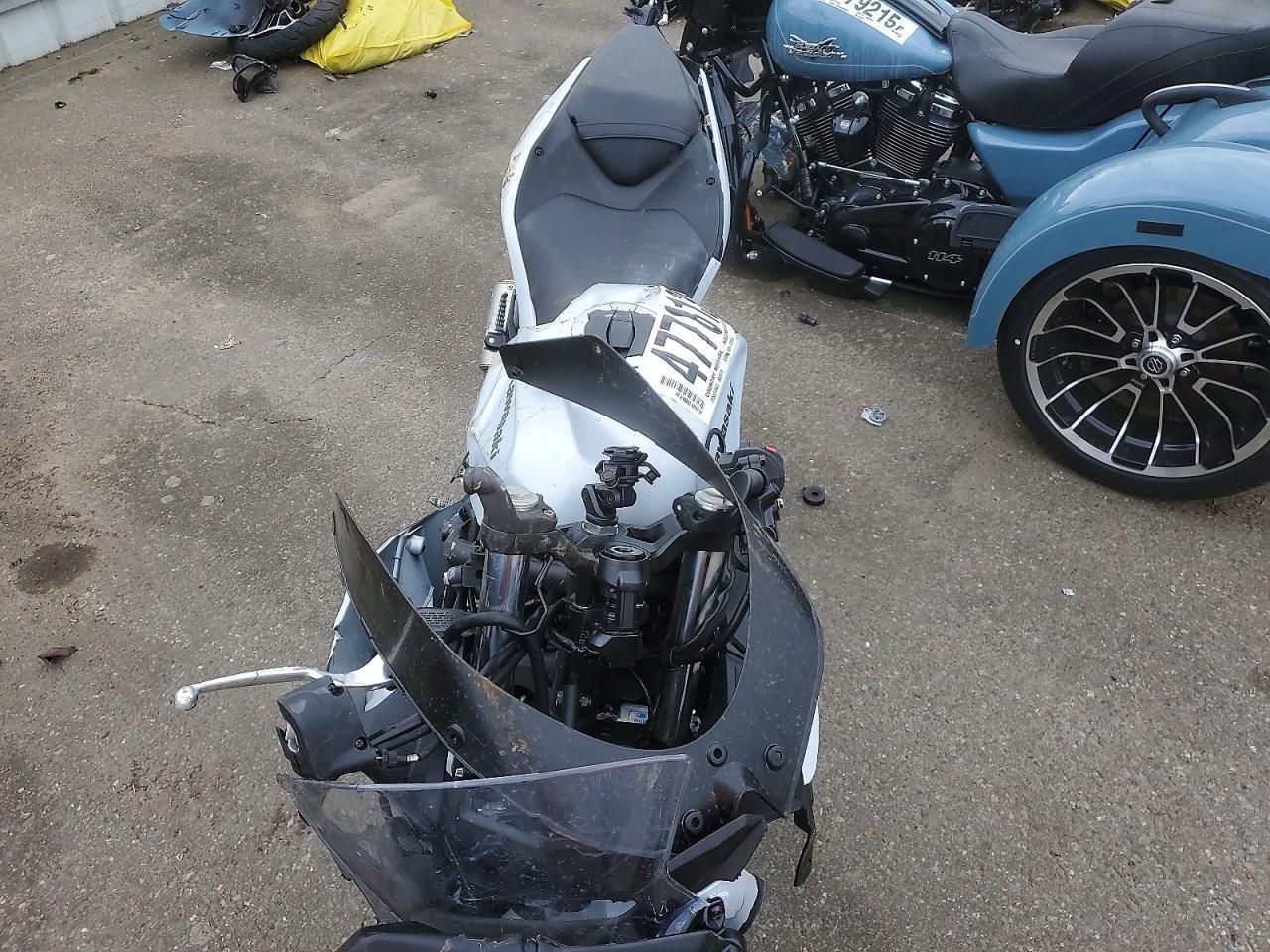 2025 Kawasaki EX500 H