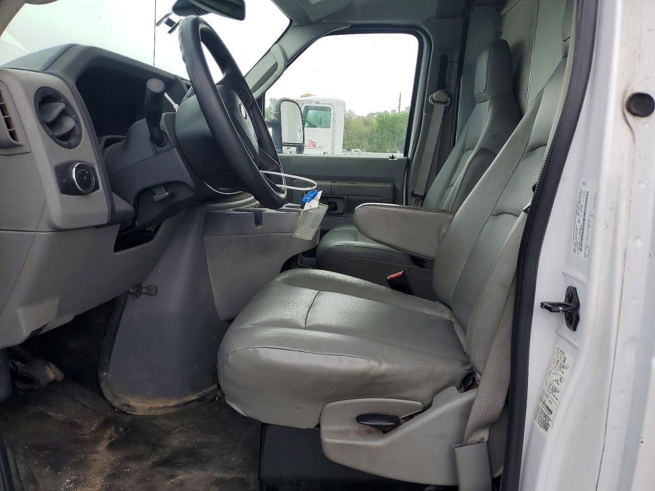 2021 Ford Econoline E350 Super Duty Cutaway Van
