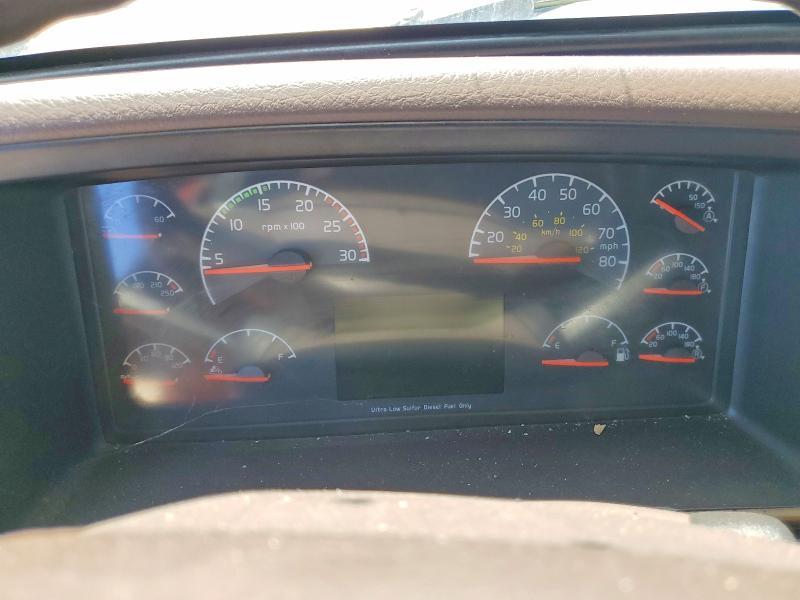 2015 Volvo VNL Semi Truck