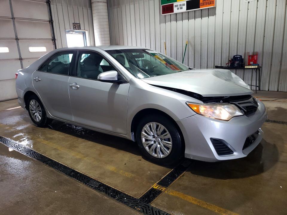 2014 Toyota Camry le