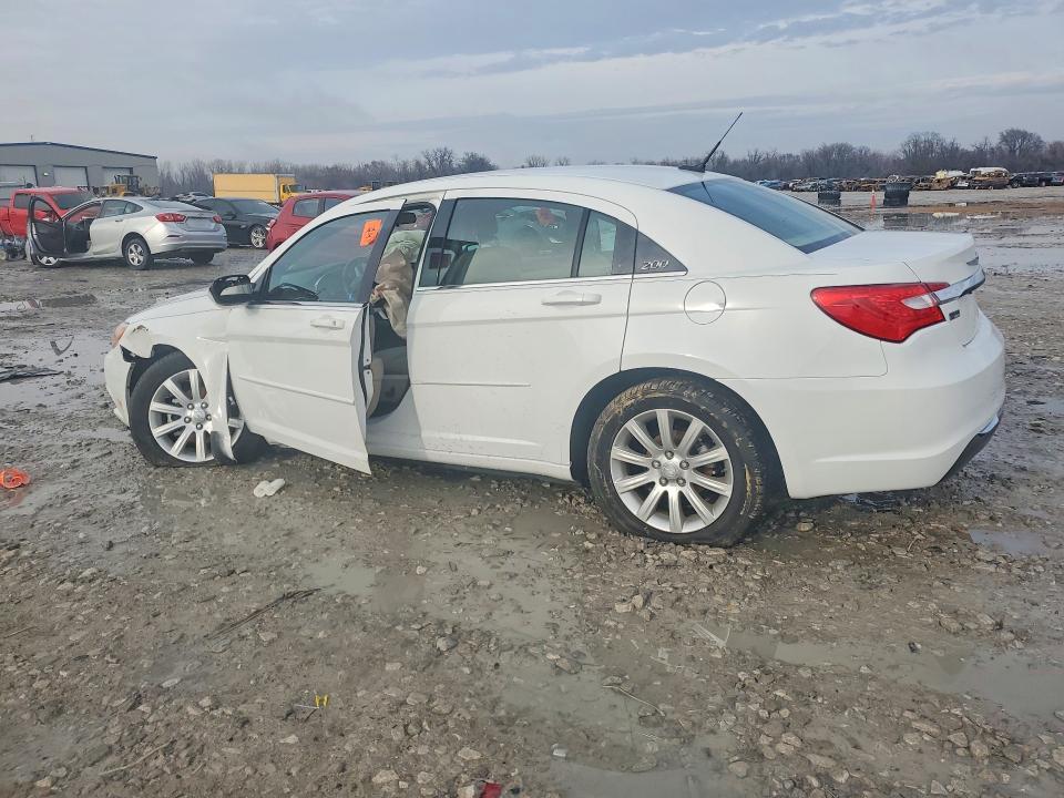 2013 Chrysler 200 Touring