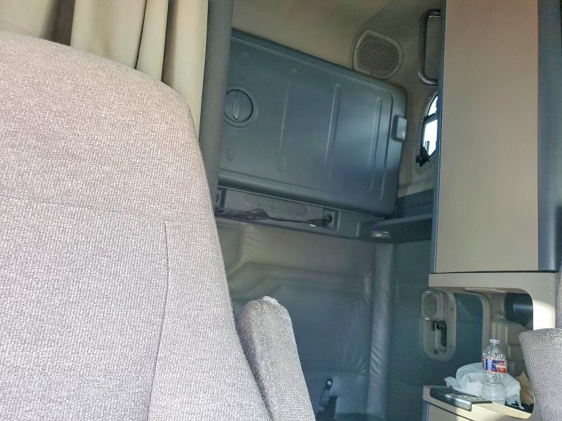 2017 Freigliner 2017 Freightliner Cascadia 1-Semi Truck