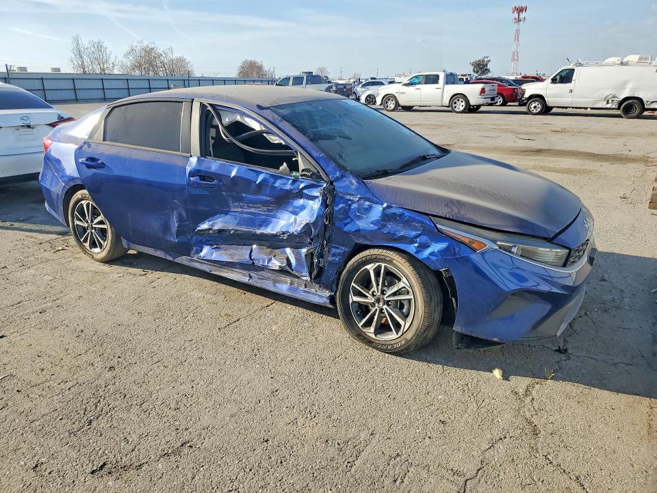 2022 KIA Forte lxs