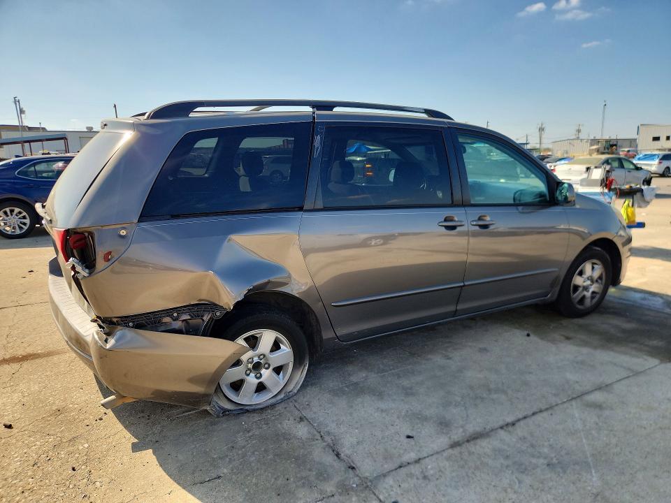 2004 Toyota Sienna xle 7 Passenger