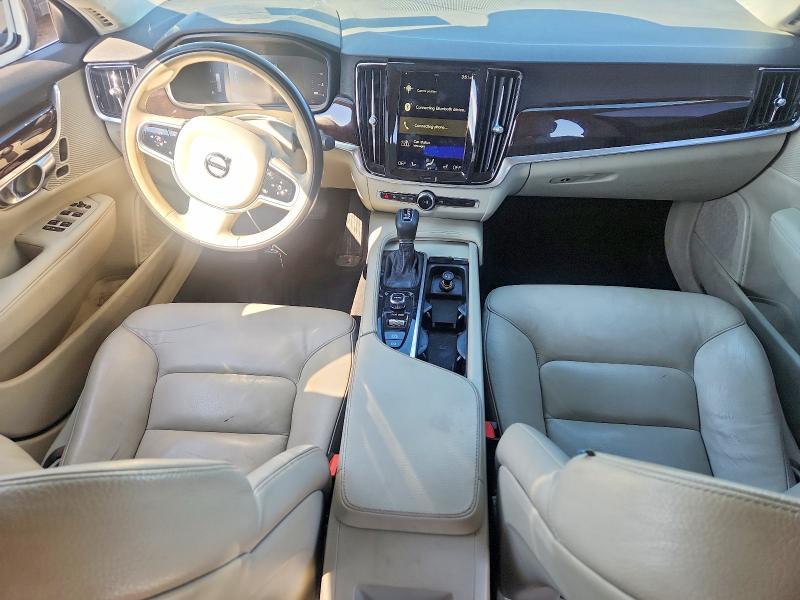 2017 Volvo S90 T5 Momentum