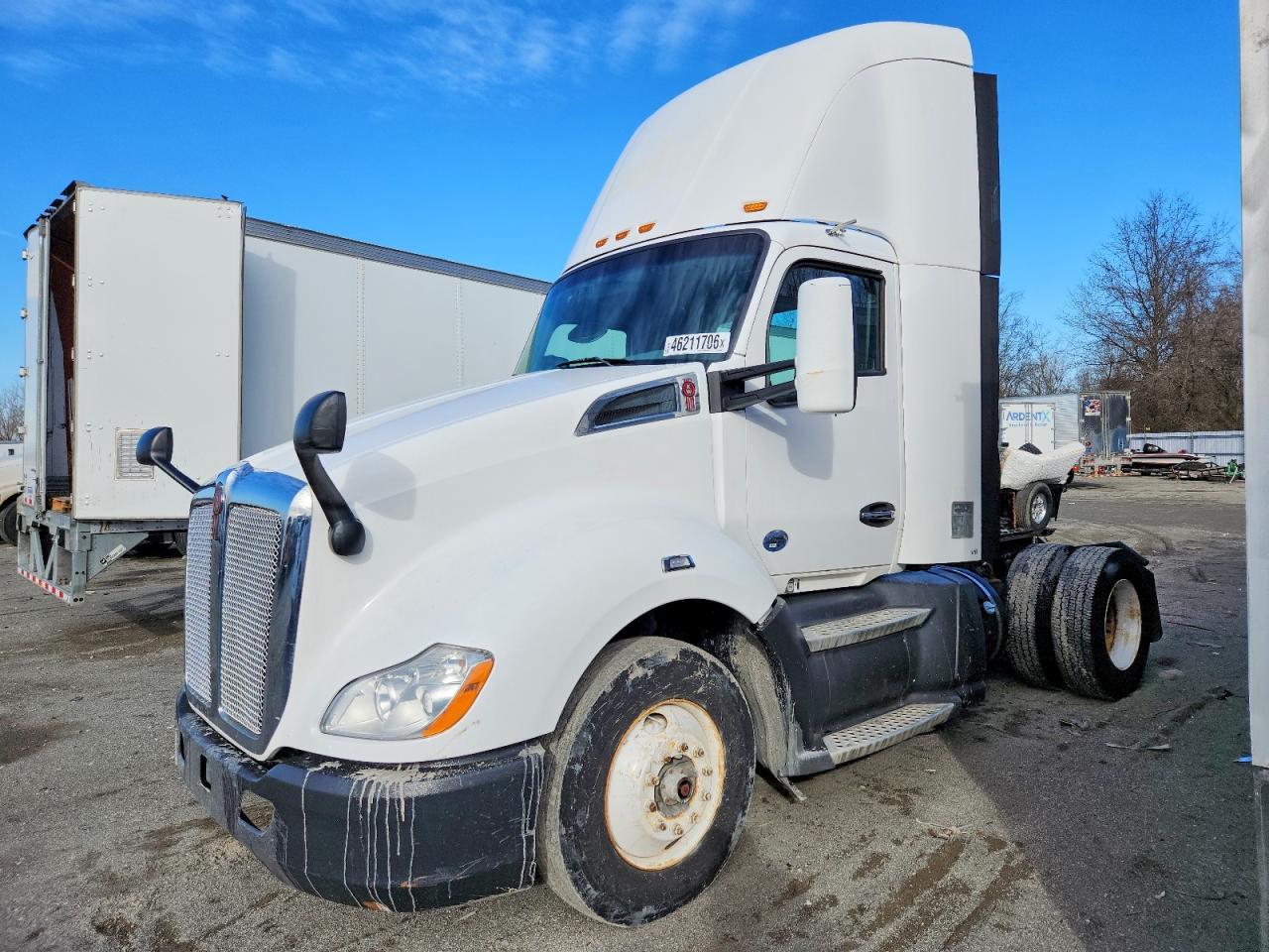 2016 Kenworth T680 Semi Truck