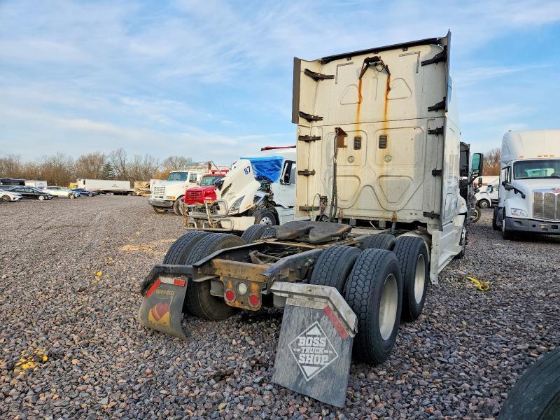 2016 Freightliner Cascadia 125 Semi Truck