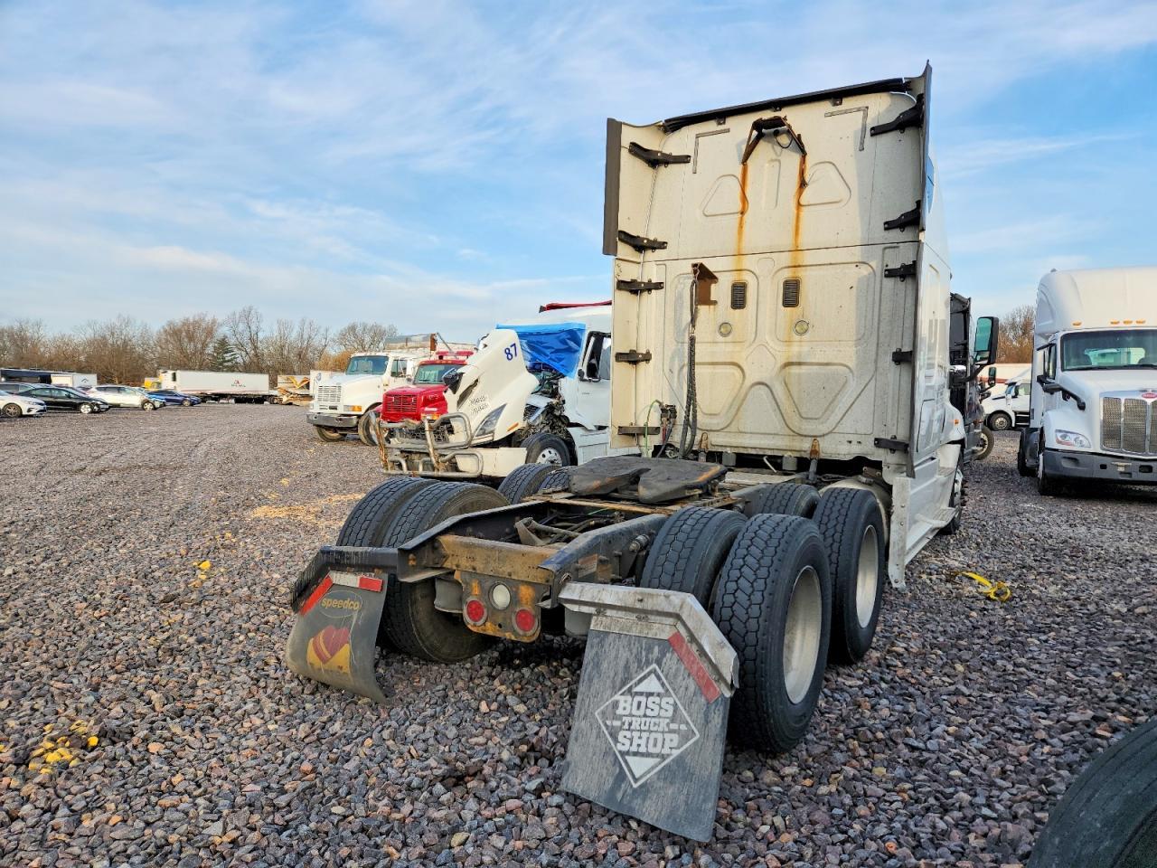 2016 Freightliner Cascadia 125 Semi Truck