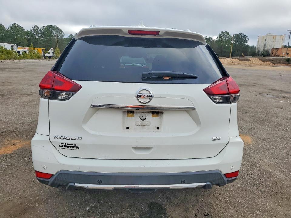 2020 Nissan Rogue sv