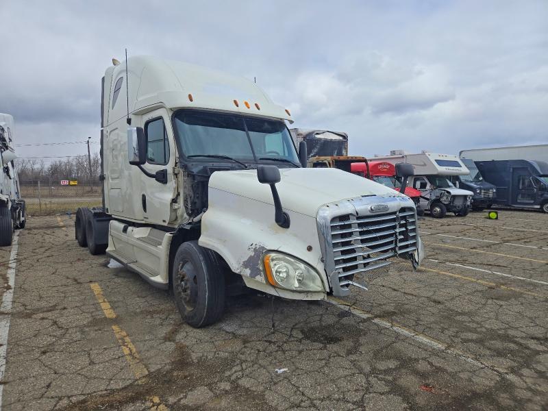 2011 Freightliner Cascadia Semi Truck
