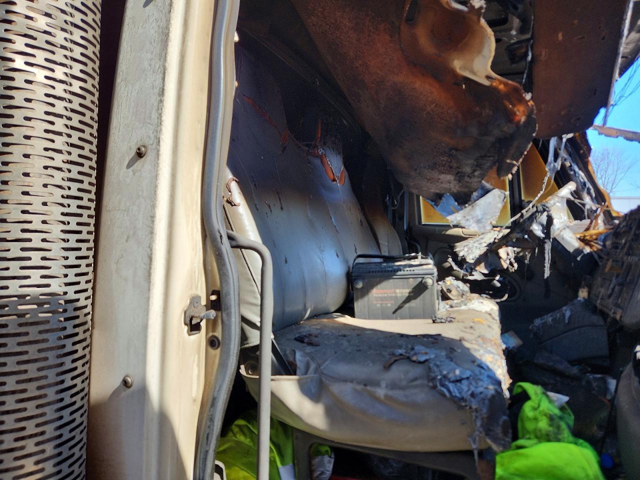 2005 International 7400-Truck Cab AND Chassis