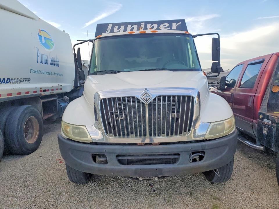 2003 International 4300 Flatbed Truck