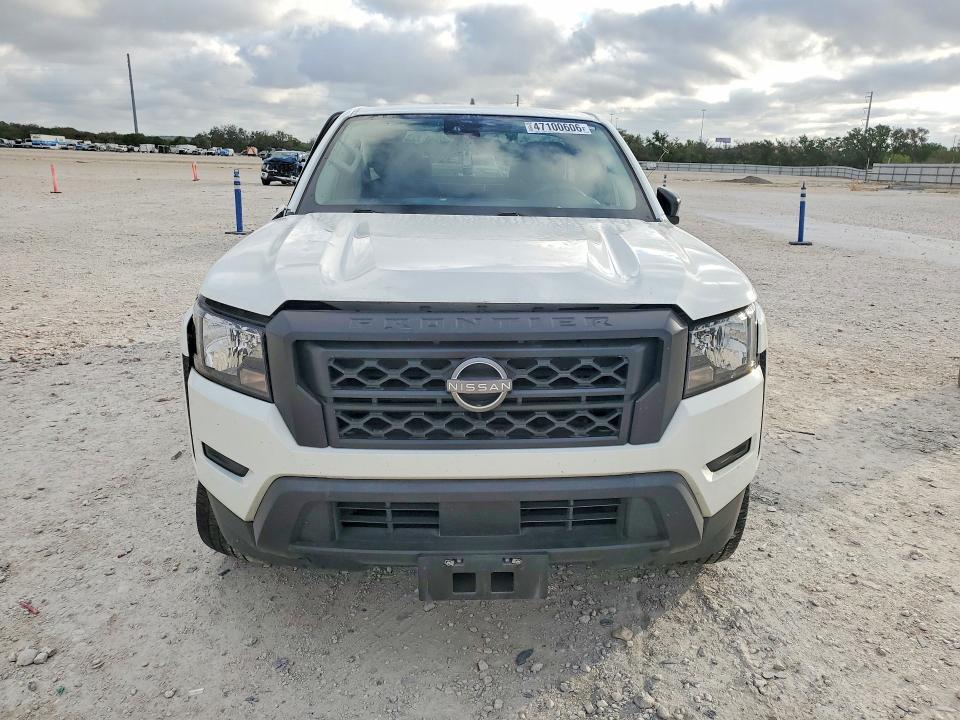 2024 Nissan Frontier s