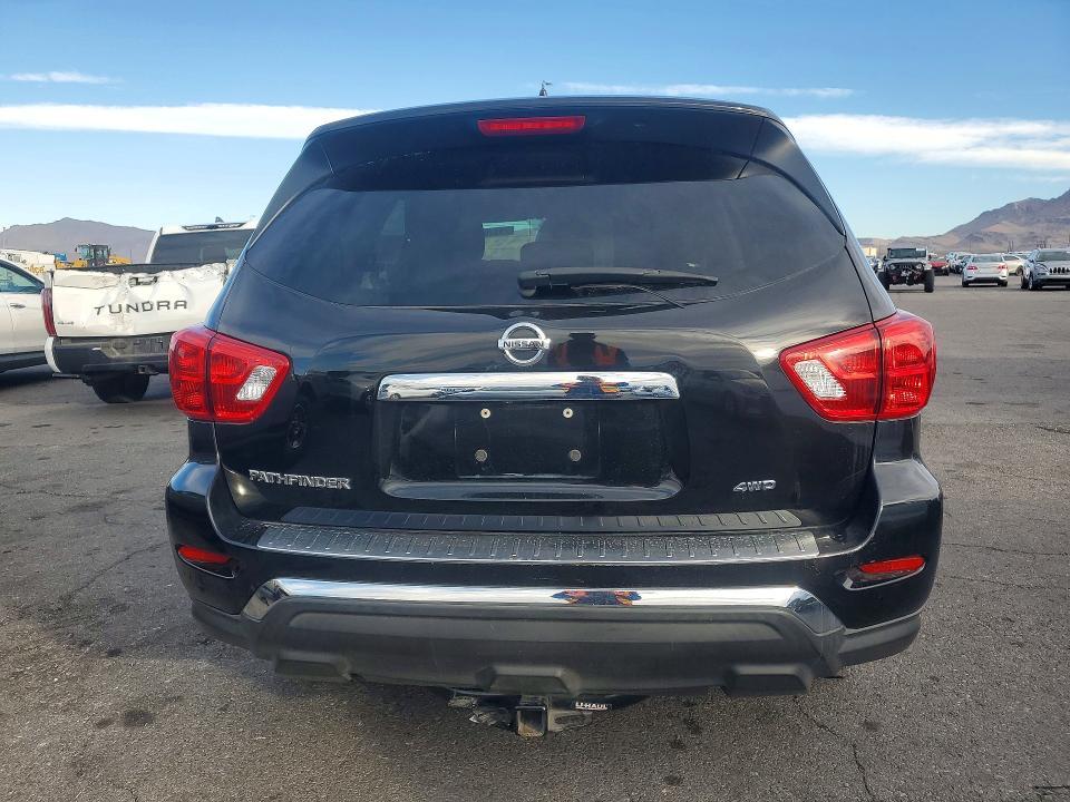 2017 Nissan Pathfinder s
